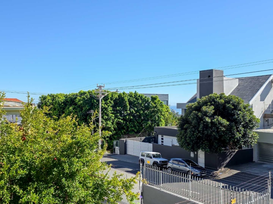 6 Bedroom Property for Sale in Green Point Western Cape